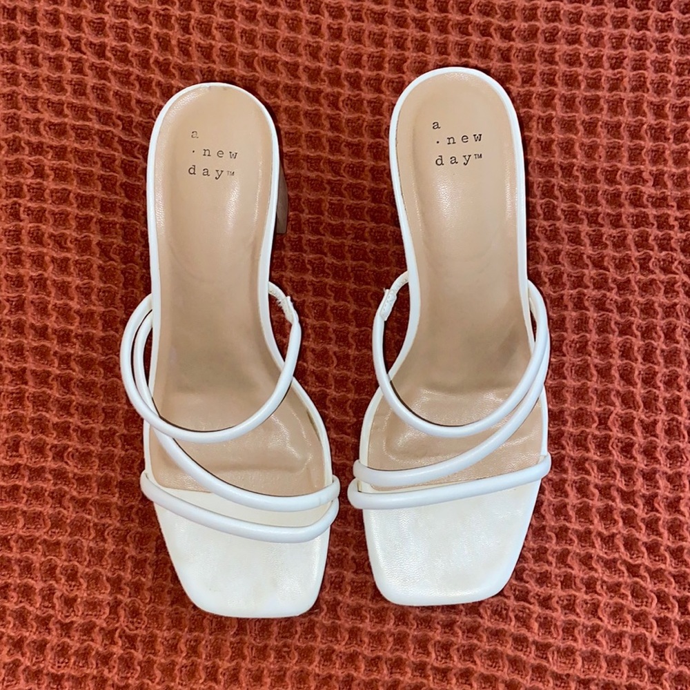 (SOLD)A new day block heels - Picture 2 of 5